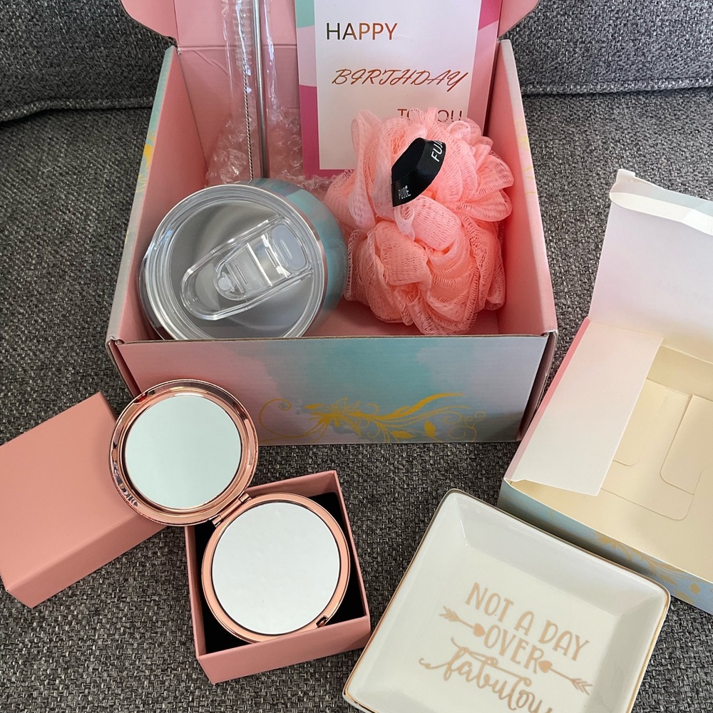 New Birthday Gift Set For Women View 4